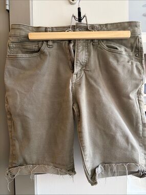 Solid Cuffed Hem Jean Shorts